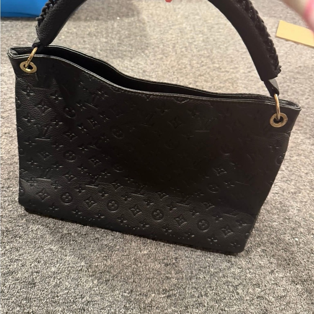 Black Purse